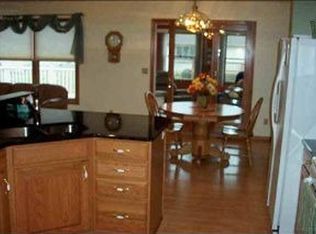 811 Village Dr, Davison, MI 48423