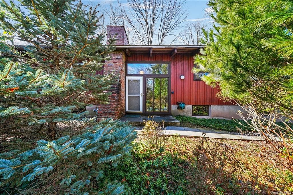 11 Woodthrush Drive, West Nyack, NY 10994 Zillow