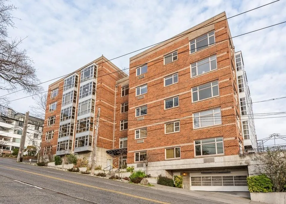 720 Queen Anne Ave N #401