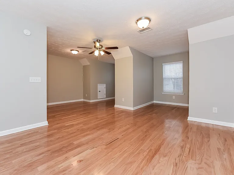 1903 Champlain Dr — Photo 7