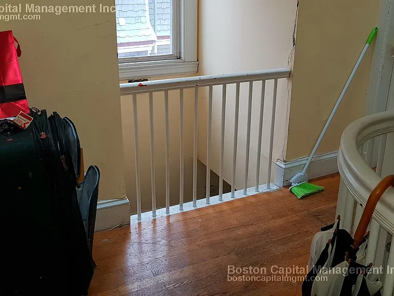 78 Linden St — Photo 13