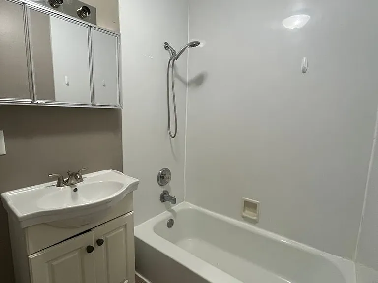 27 N 29 N Dryden Pl — Photo 5