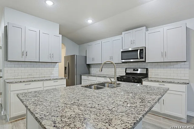 6034 Palmetto Way — Photo 5