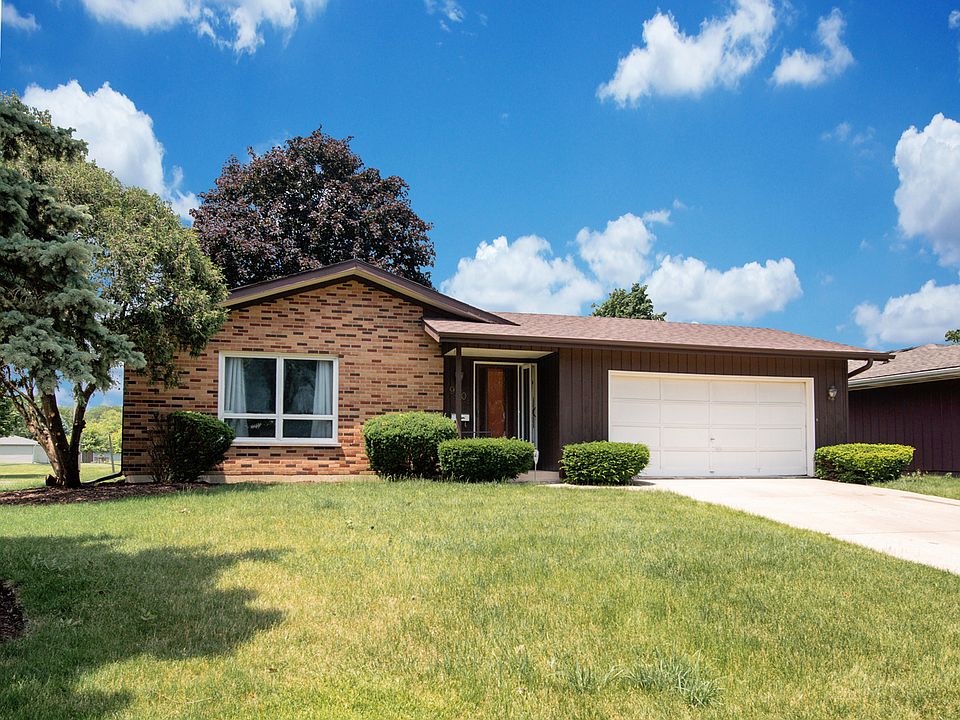 1st image of 930 N Elmwood Dr