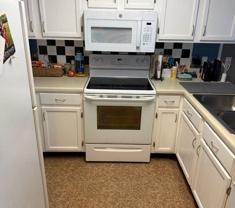 2nd image of 1064A Stonegate Dr