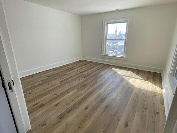 4th image of 630 Hagerer STREET