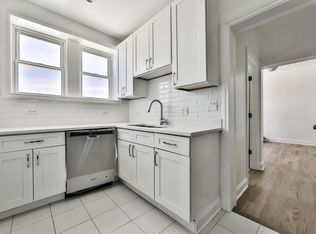 2343 W Irving Park Rd #2L, Chicago, IL 60618