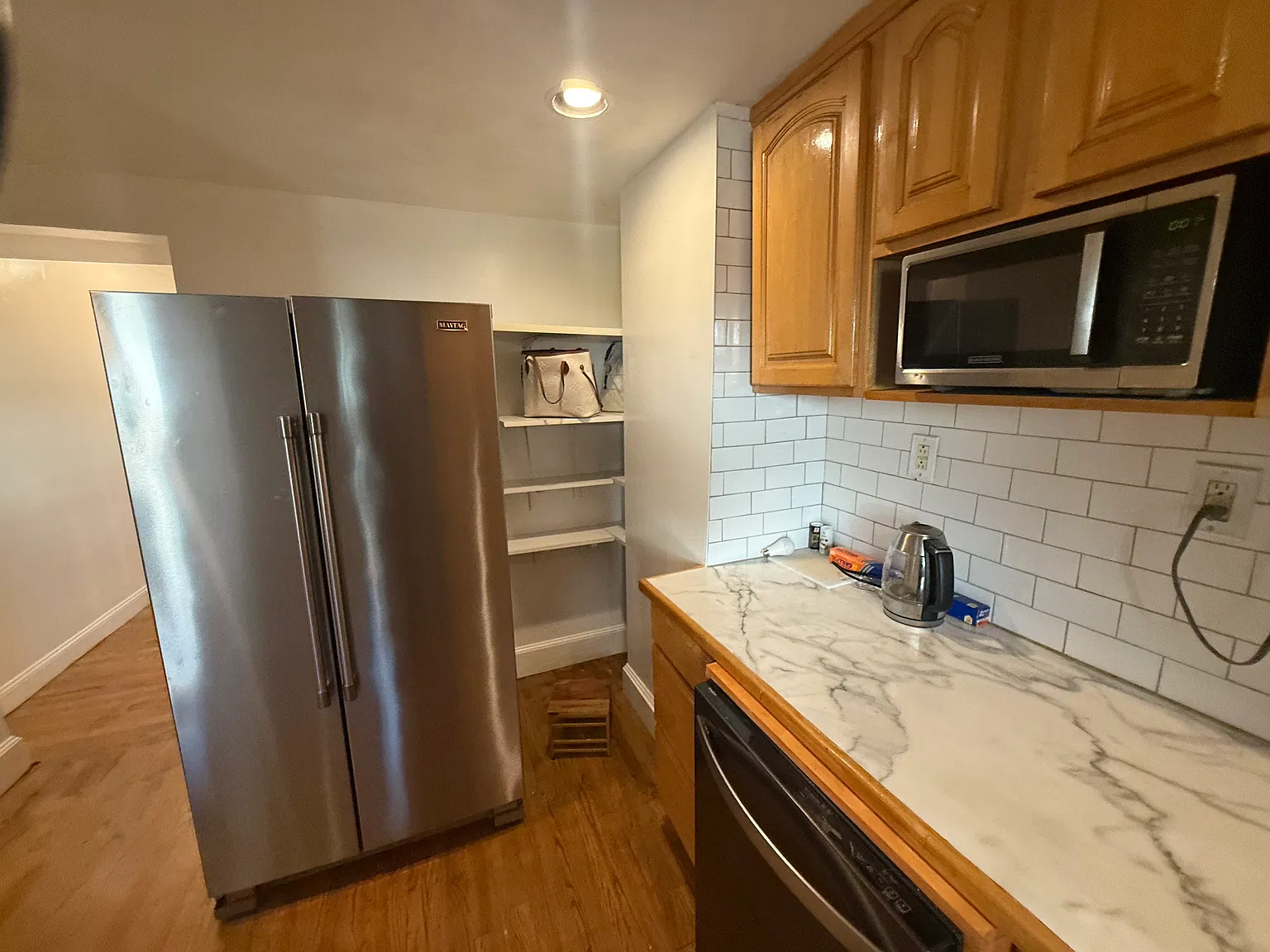2 bed, 1000 sqft, $2,500 — Photo 2