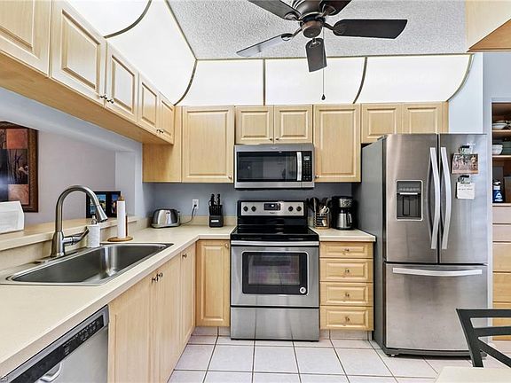 5th image of 5970 Amherst Dr APT C105