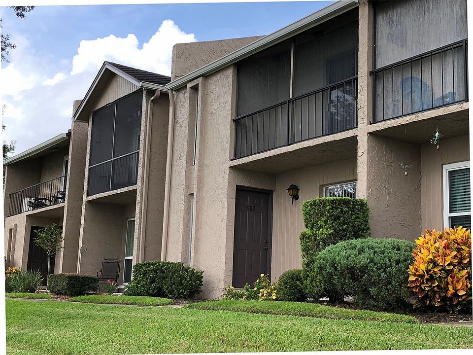 1st image of 806 Town Cir