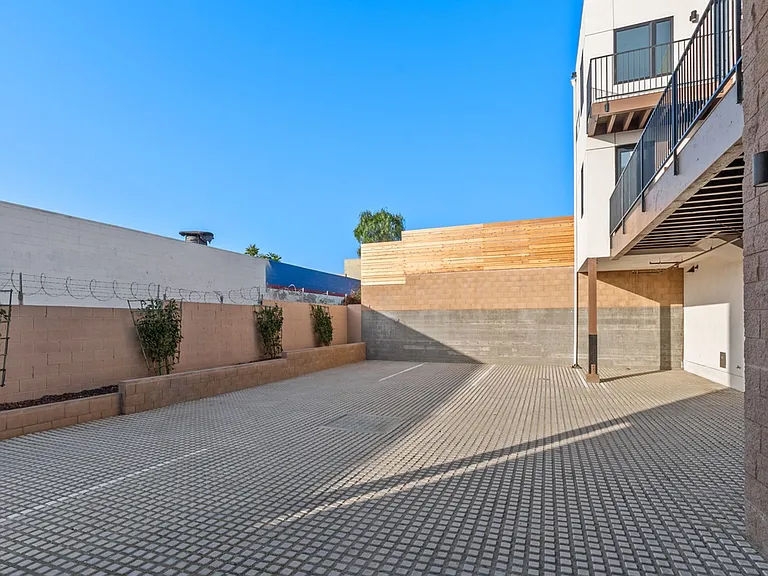 131 National City Blvd #201 — Photo 34