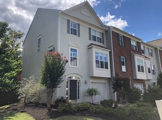 2452 Laura Mark Ln, Herndon, VA 20171