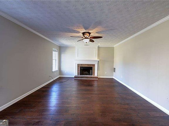 4th image of 1135 Laurel Cove Dr