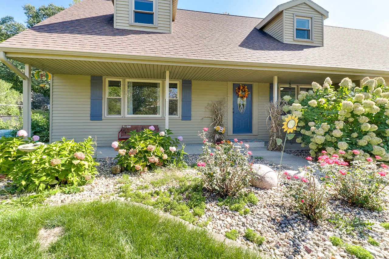 13821 Rengel Dr photo 1