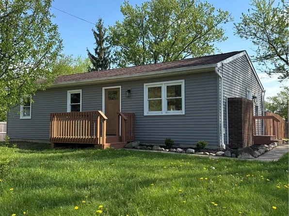 3260 Perrydale St NW, Uniontown, OH 44685