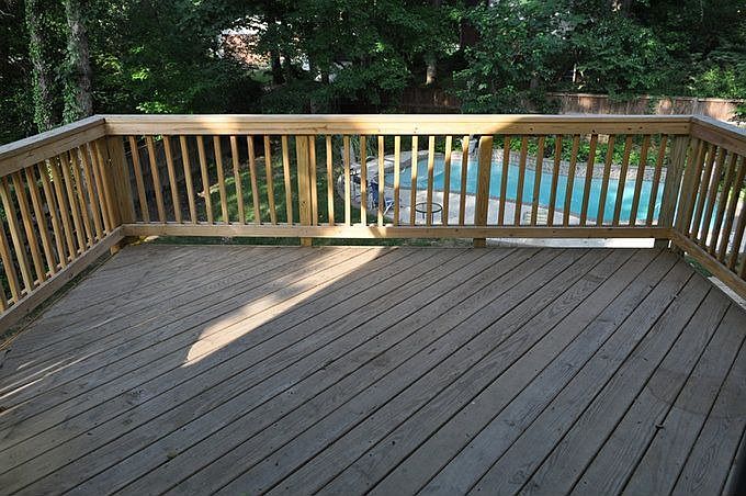 Deck Off Of Kitchen No Stairs Down For Kid Safety