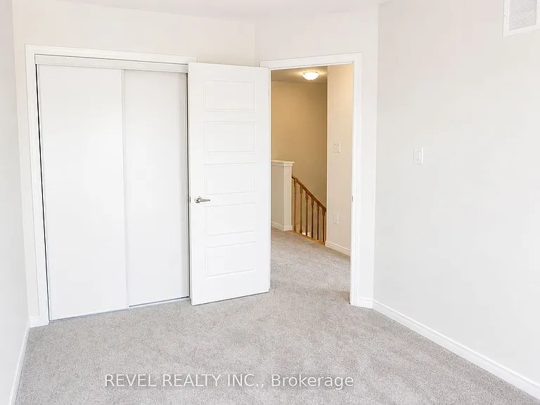 62 Munro Cir — Photo 16