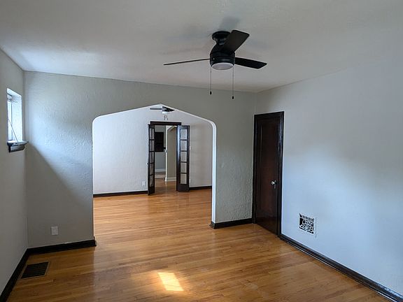4th image of 5959 Coronado Ave