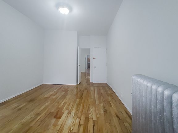 2nd image of 162 E 33rd St #2E1