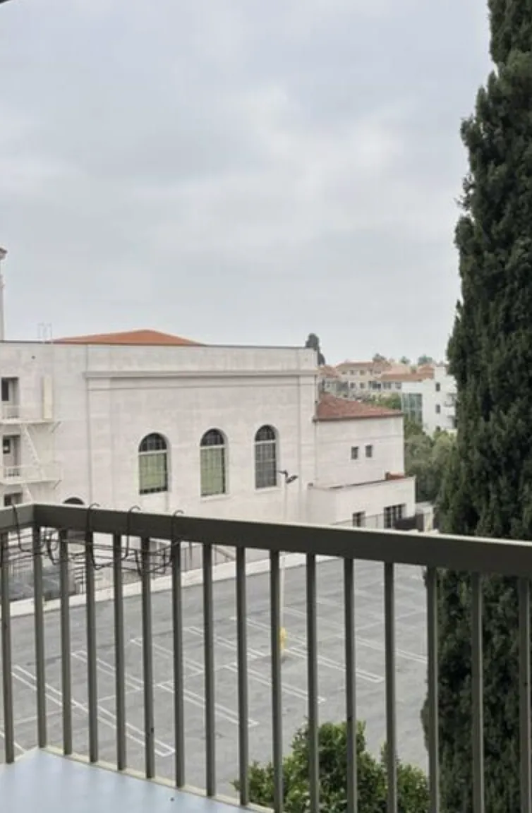 2 bed, 1999 sqft, $4,200 — Photo 4