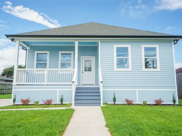 2700 Creely Dr, Chalmette, LA 70043