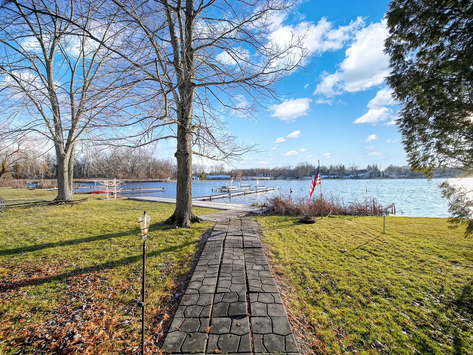504 N Olcott Lake Rd — Photo 4