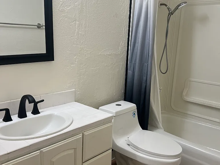6526 Ocean Crest Dr — Photo 14