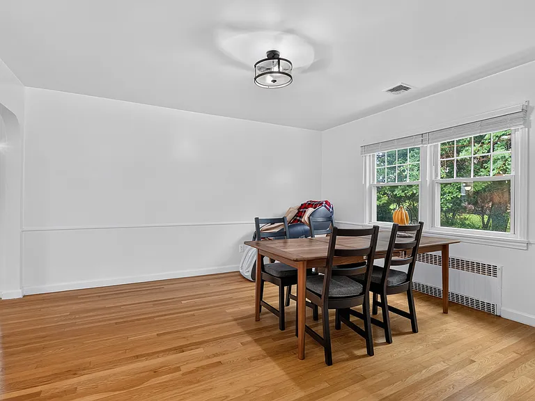 7 Glenwood Ave — Photo 10