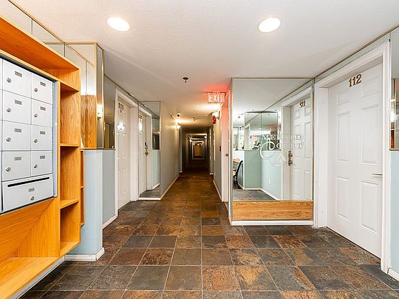 5th image of 1154 Westwood St #206