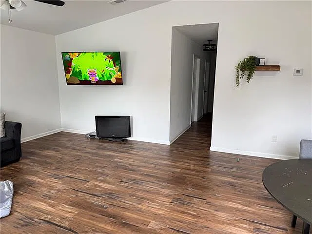 3 bed, 2.0 bath, 1250 sqft, $1,750 — Photo 3