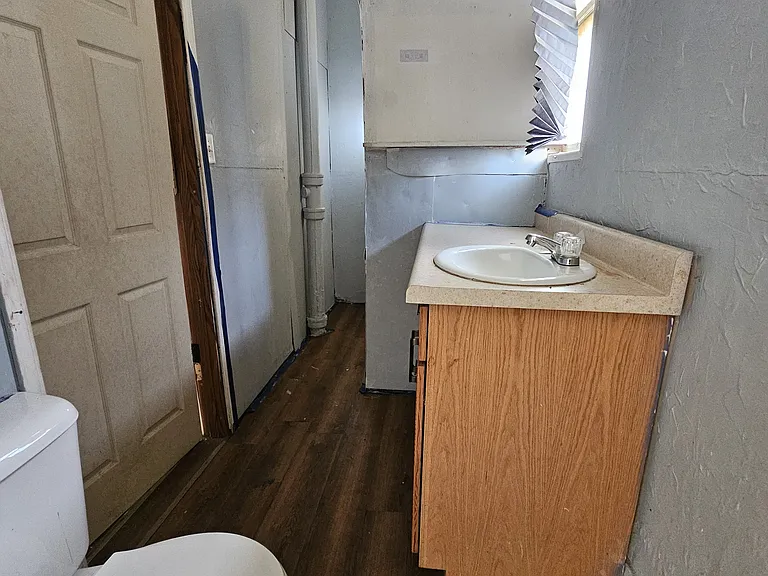 254 W Peoria Ave — Photo 14