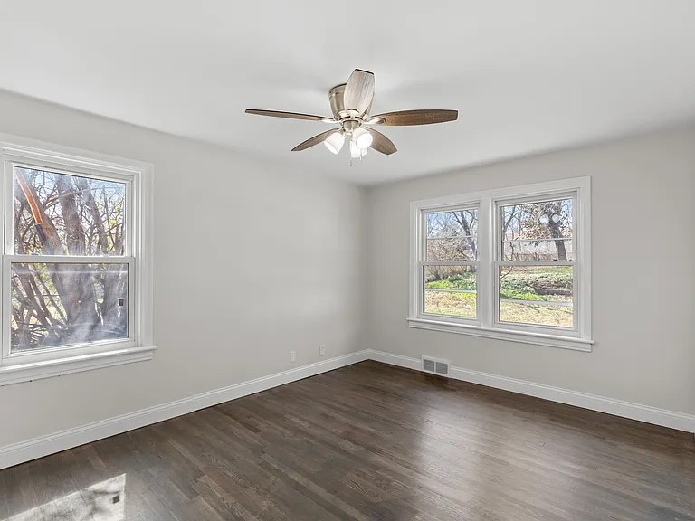 223 N Dellwood Ave — Photo 23