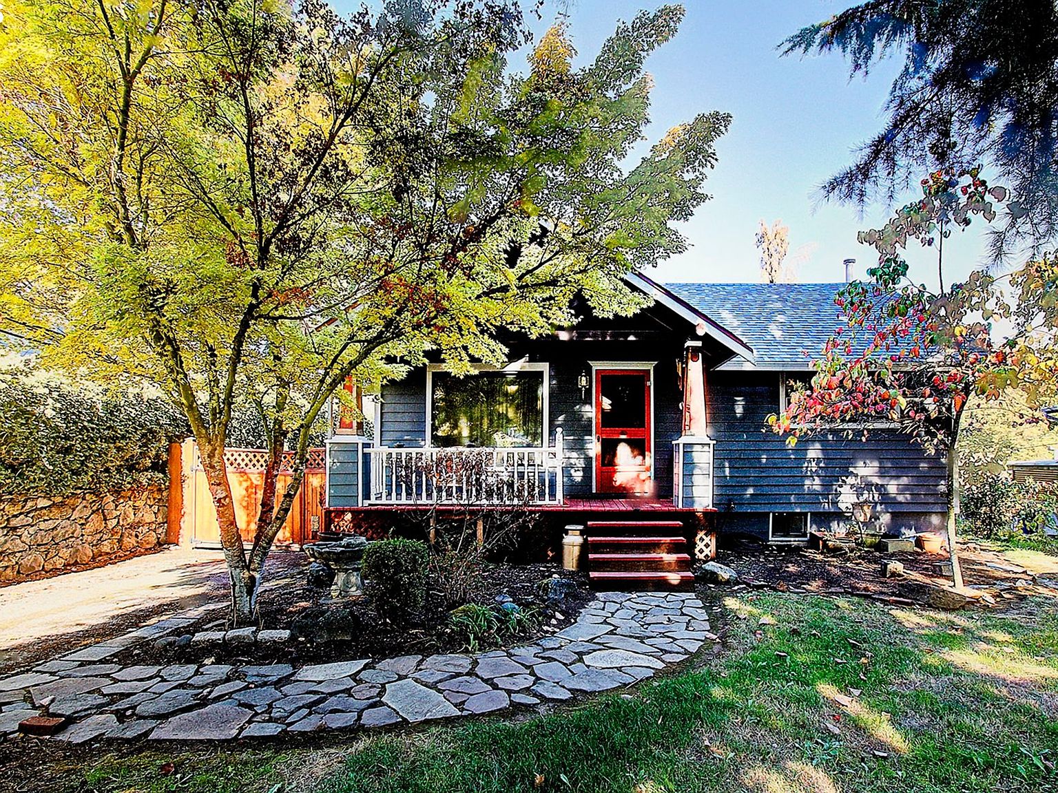 house on the hill ストライプの上下 911 9th St, Oregon City, OR 97045 | Zillow