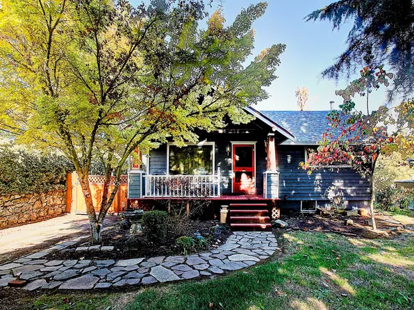 911 9th St, Oregon City, OR 97045