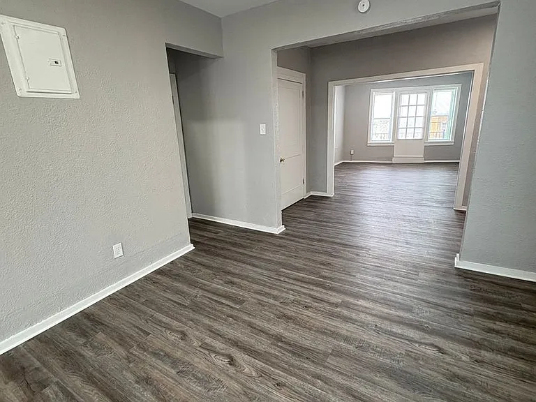 3954 S Grand Blvd — Photo 8