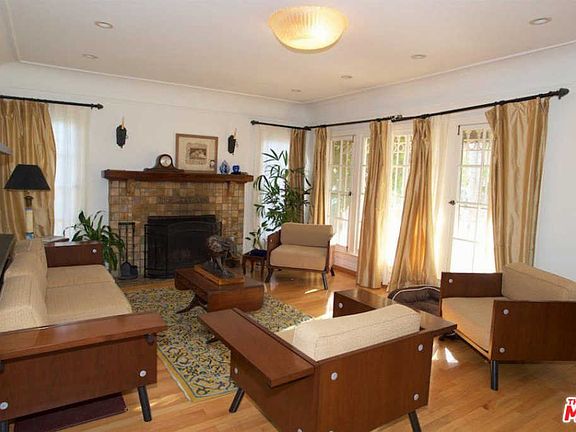 5th image of 806 S Orange Dr