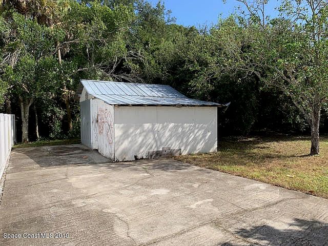 2nd image of 308 McArthur Cir