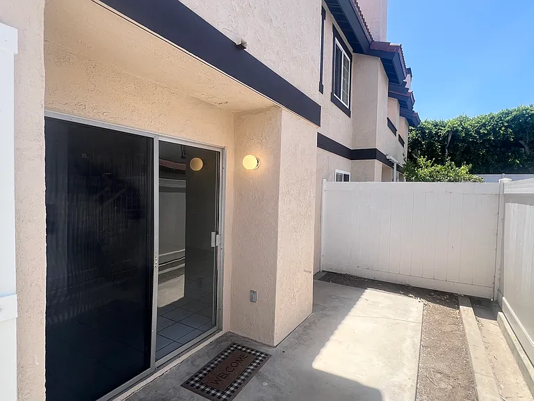 4842 King Cir #B — Photo 7
