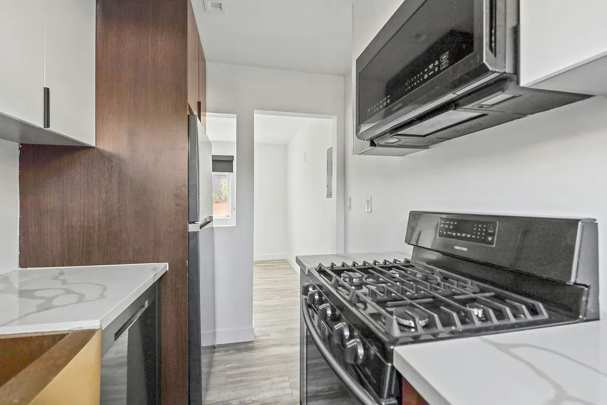 Building Photo - 2814 Sichel St #3