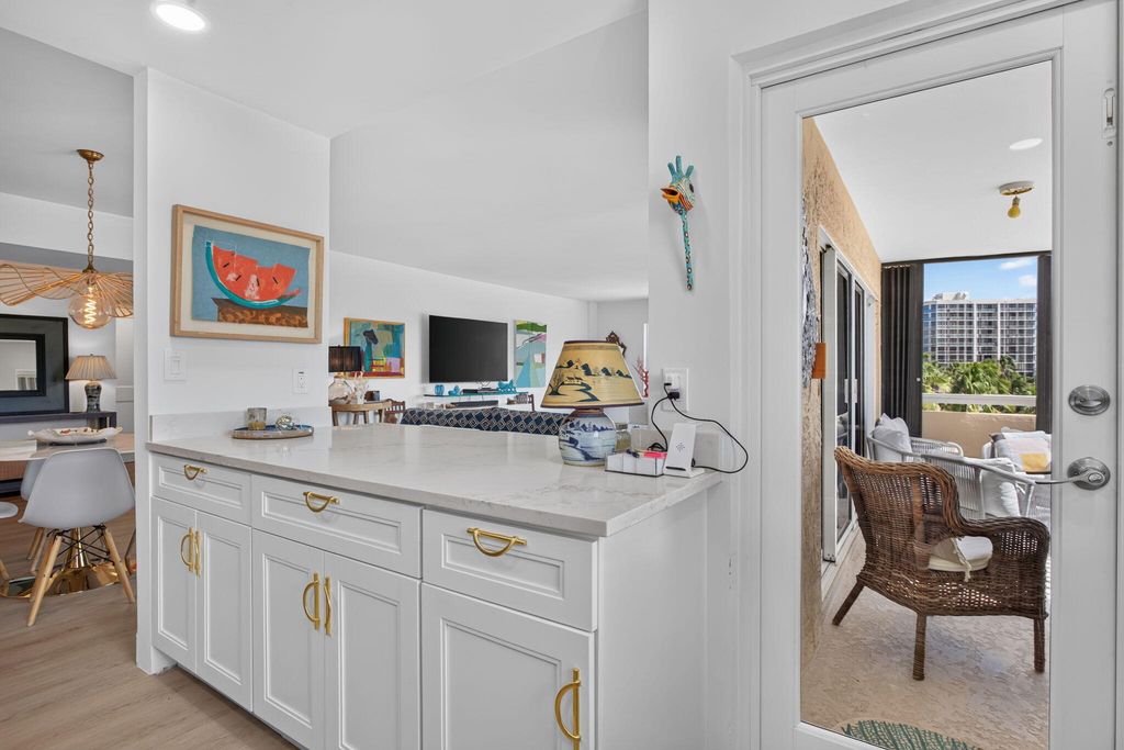 1200 HIBISCUS Avenue #407, photo 5