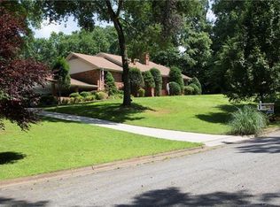501 Berkshire Dr, Statesville, NC 28677