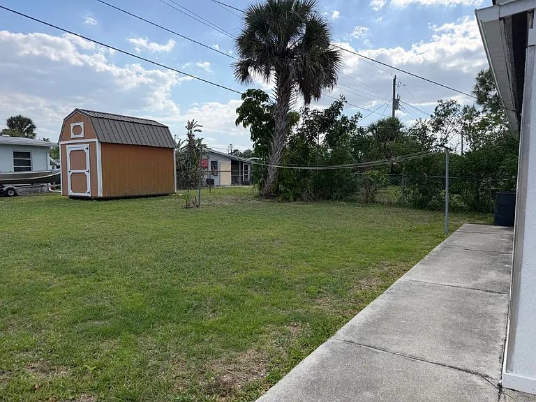 8513 Herbison Ave — Photo 1