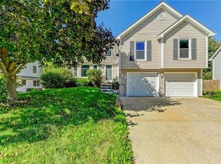 820 Black Oak Dr, Liberty, MO 64068