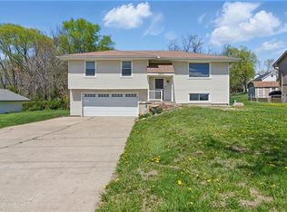 5800 NE 48th St, Kansas City, MO 64119