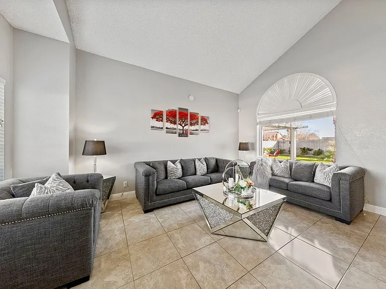 449 Rutherford Cir — Photo 11
