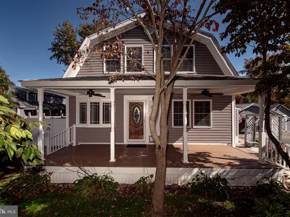 20 Meadow Rd, New Castle, DE 19720