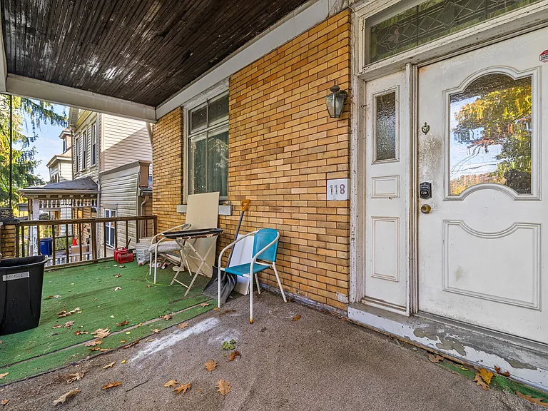118 Carrick Ave — Photo 2