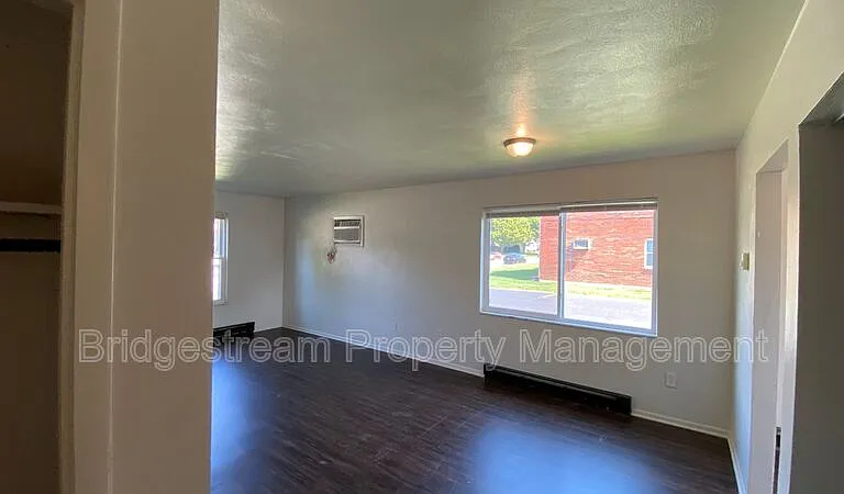 1299-1 Sanlor Ave — Photo 5