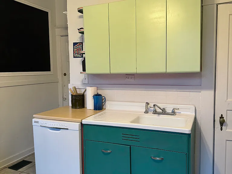 Classic Midtown Retro Kitchen