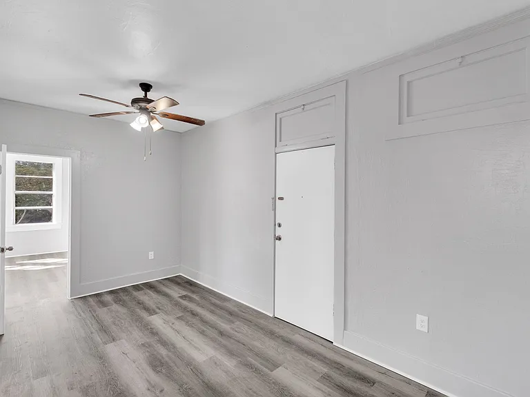 67 Glen Royal Pkwy #2 — Photo 3